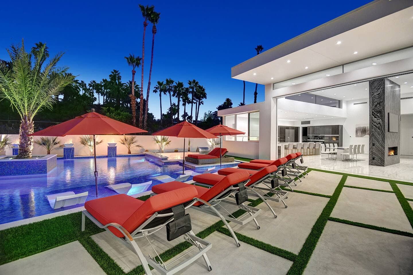 PALM SPRINGS OASIS photo 4