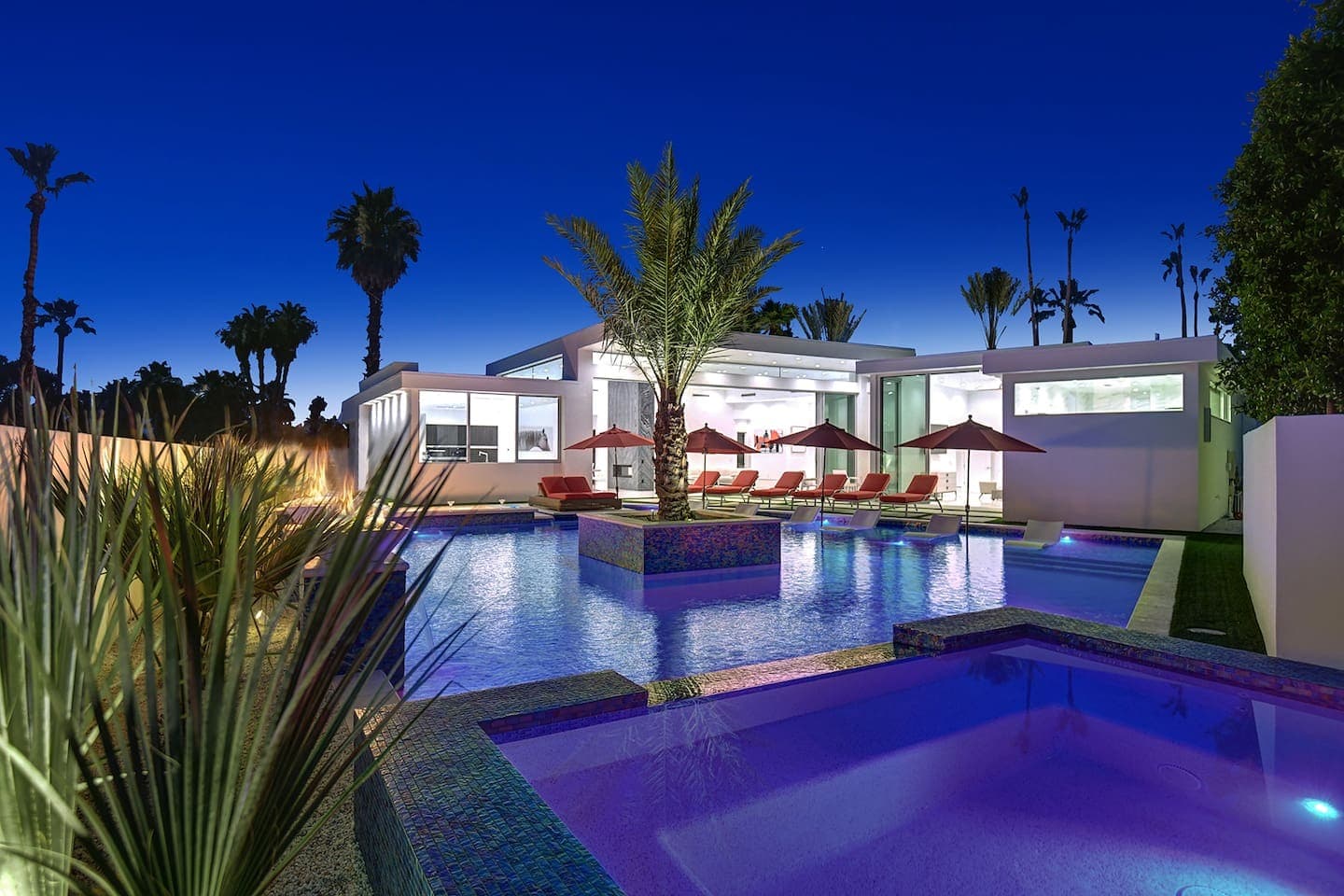 PALM SPRINGS OASIS