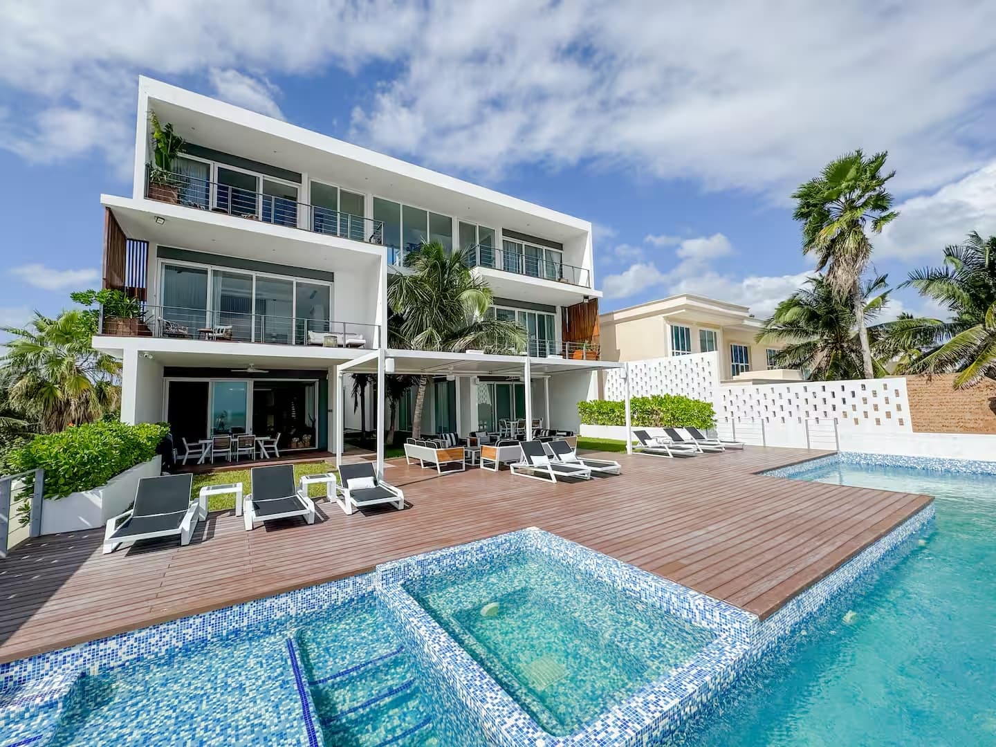 VILLA PUERTAS AL MAR
