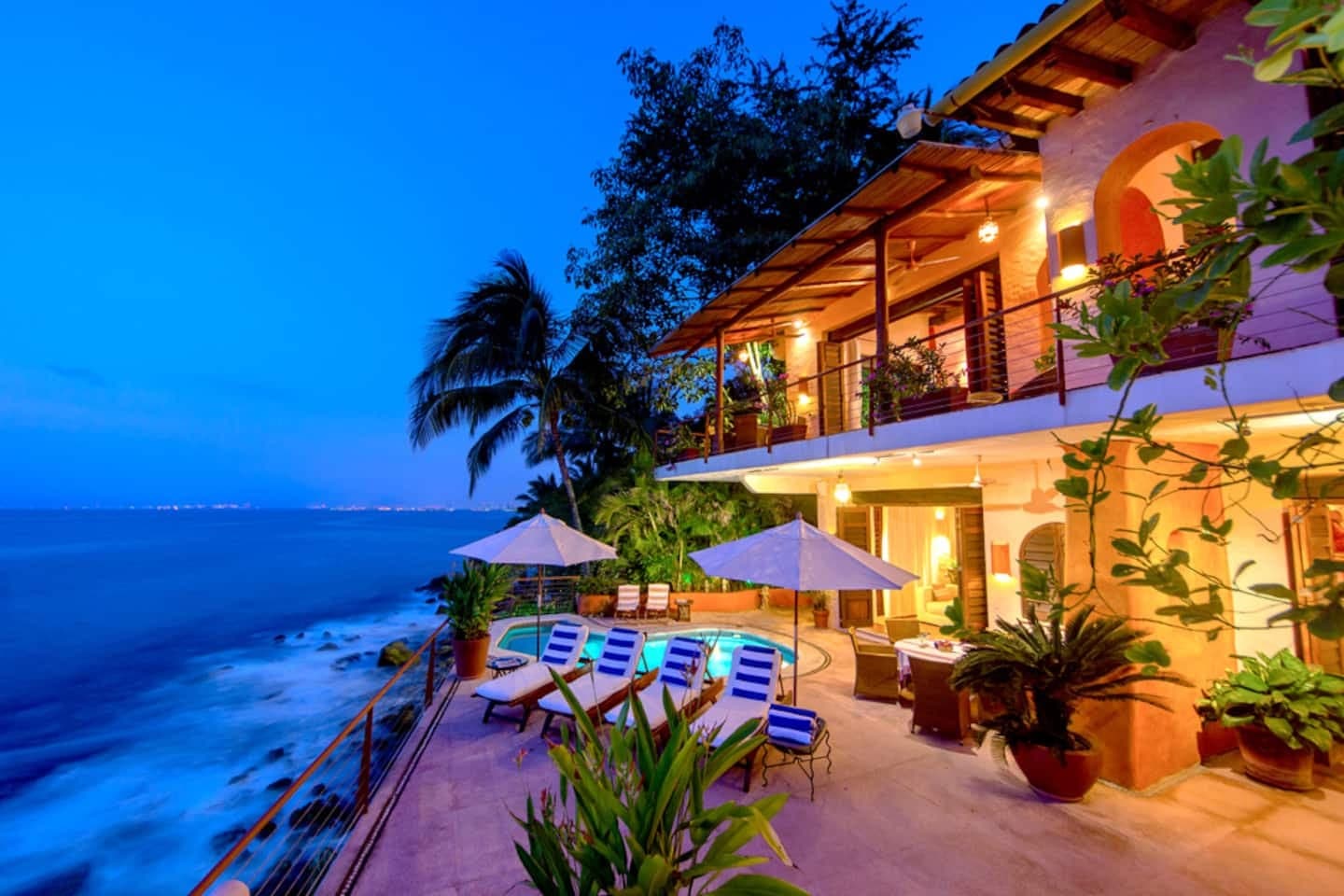 VILLA ESCONDIDA