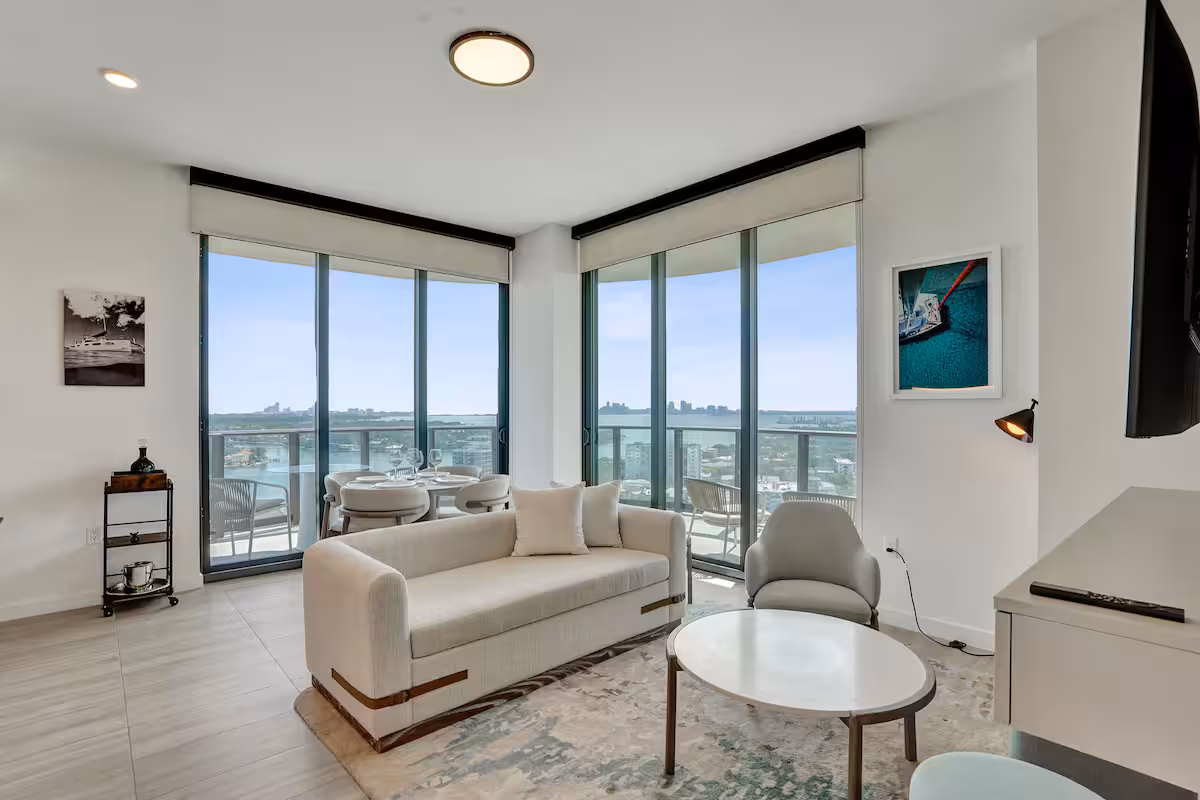 72 PARK - MODERN CONDOMINIUM photo 2