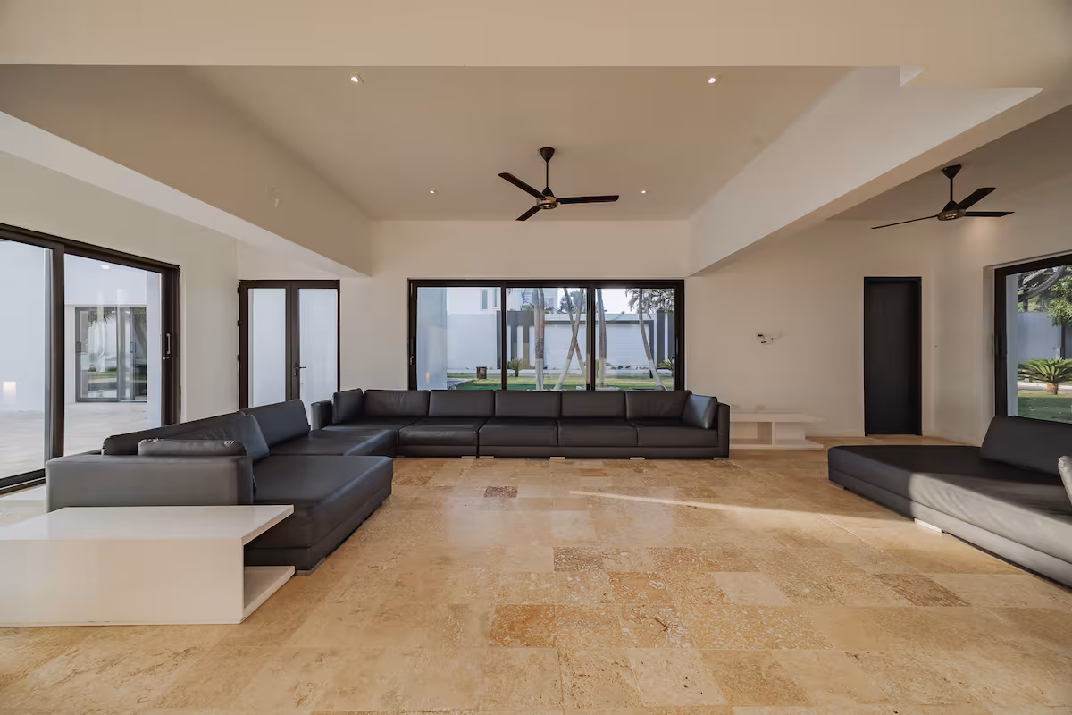 LUXURY BEACH FRONT VILLA+BBQ & PRIVATE POOLS photo 2