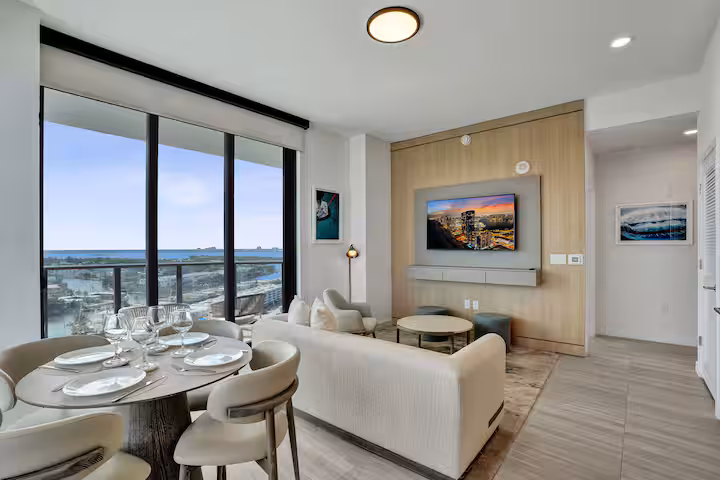 72 PARK - MODERN CONDOMINIUM photo 3