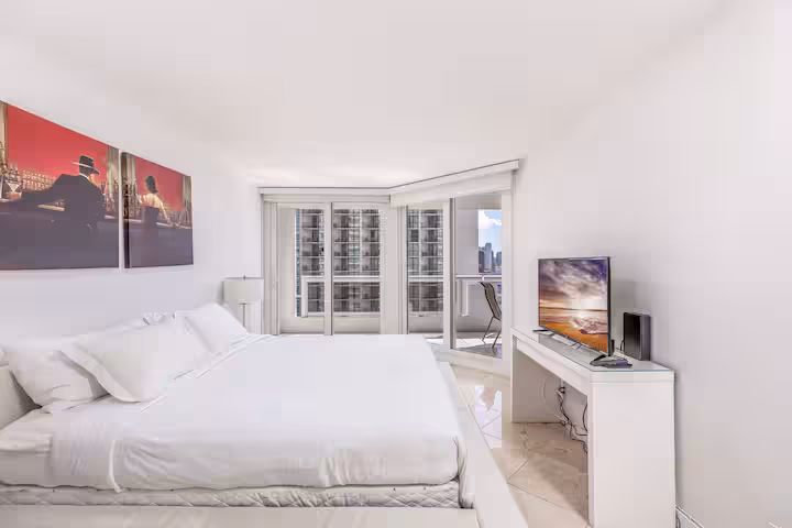 BAYFRONT CONDOMINIUM photo 3