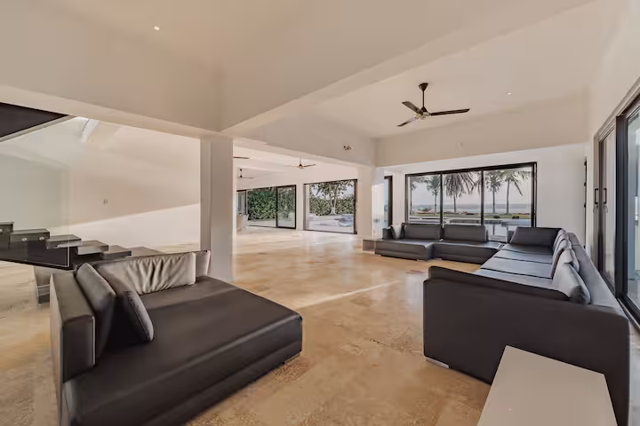 LUXURY BEACH FRONT VILLA+BBQ & PRIVATE POOLS photo 5