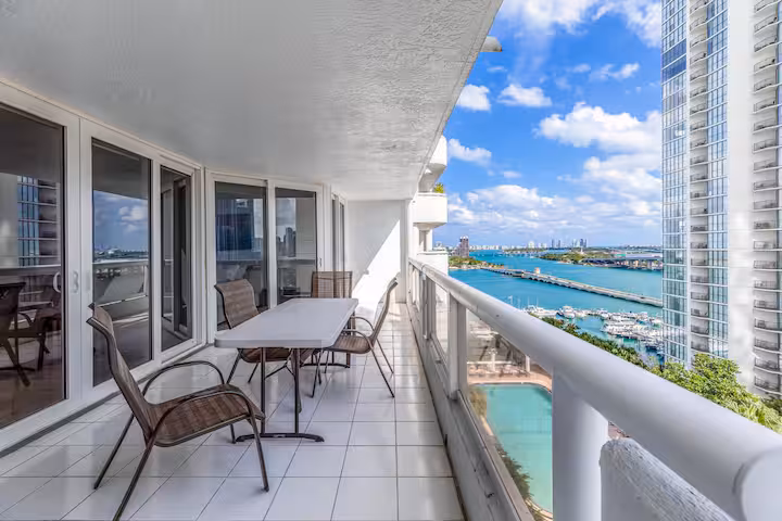 BAYFRONT CONDOMINIUM photo 5