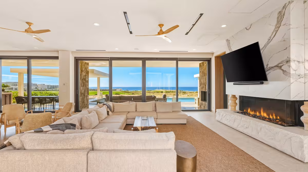 CONTEMPORARY LUXURY RETREAT IN DIAMANTE photo 2