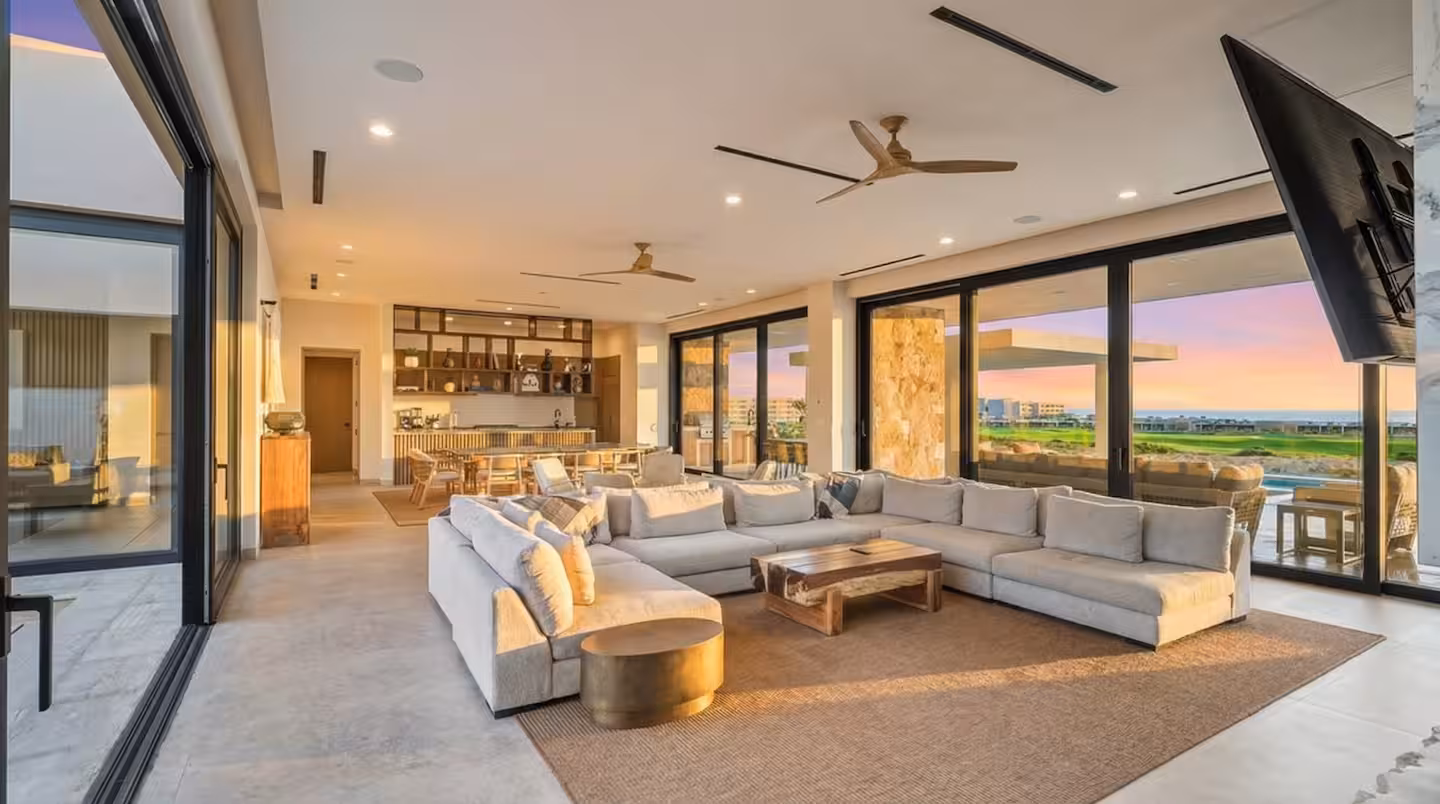 CONTEMPORARY LUXURY RETREAT IN DIAMANTE photo 4