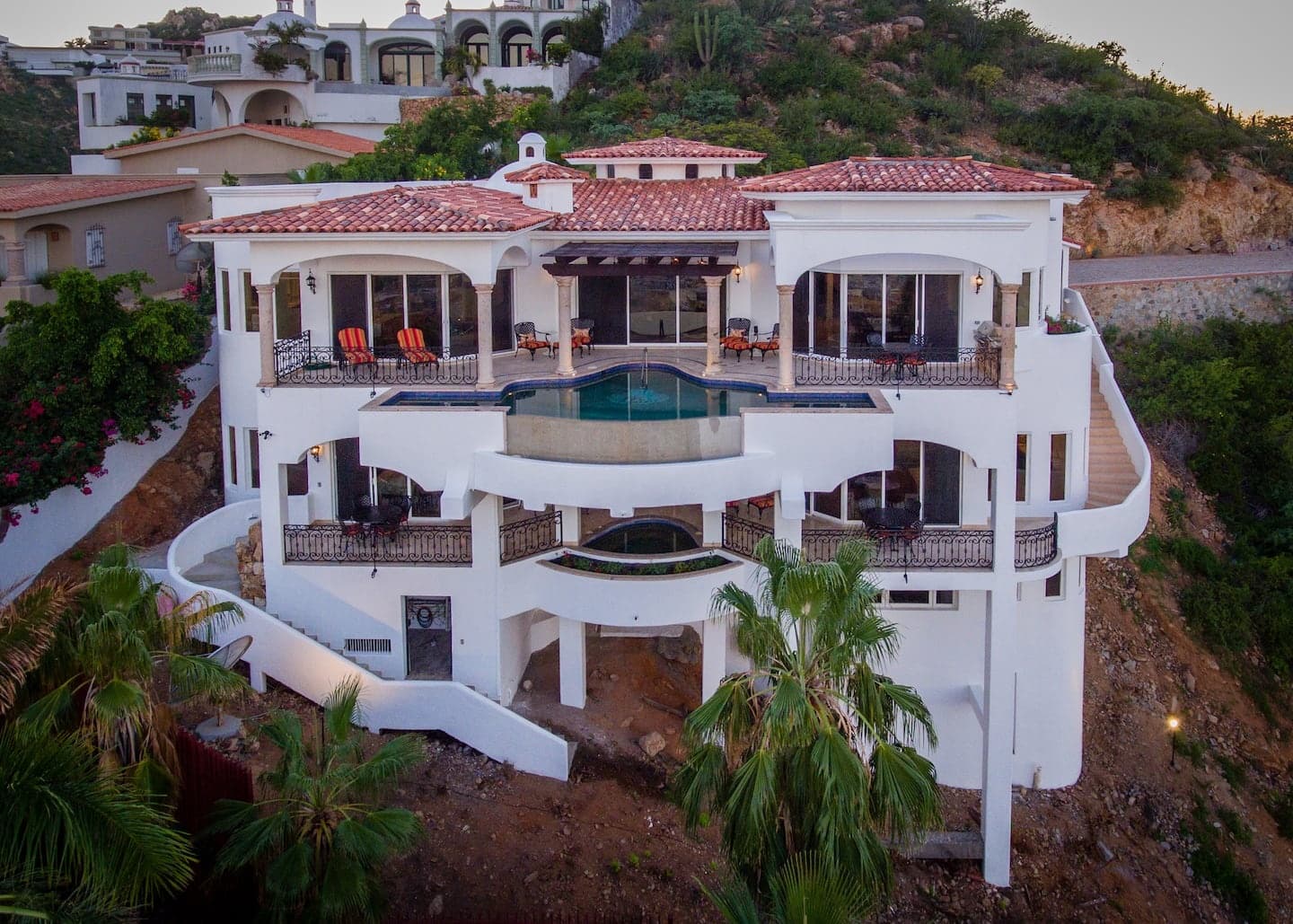 VILLA BLANCA