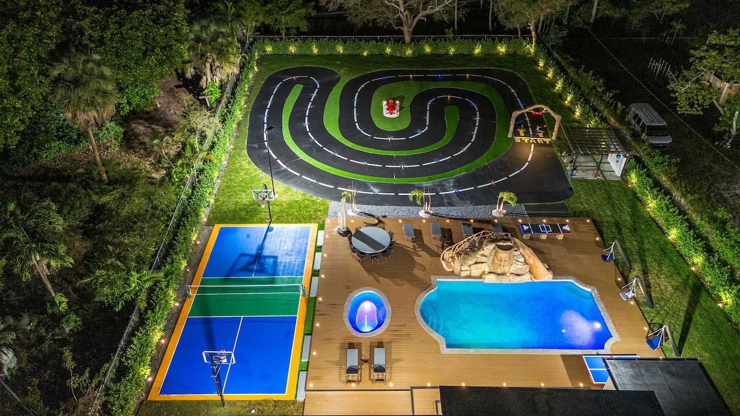 PRIVATE RACING VILLA