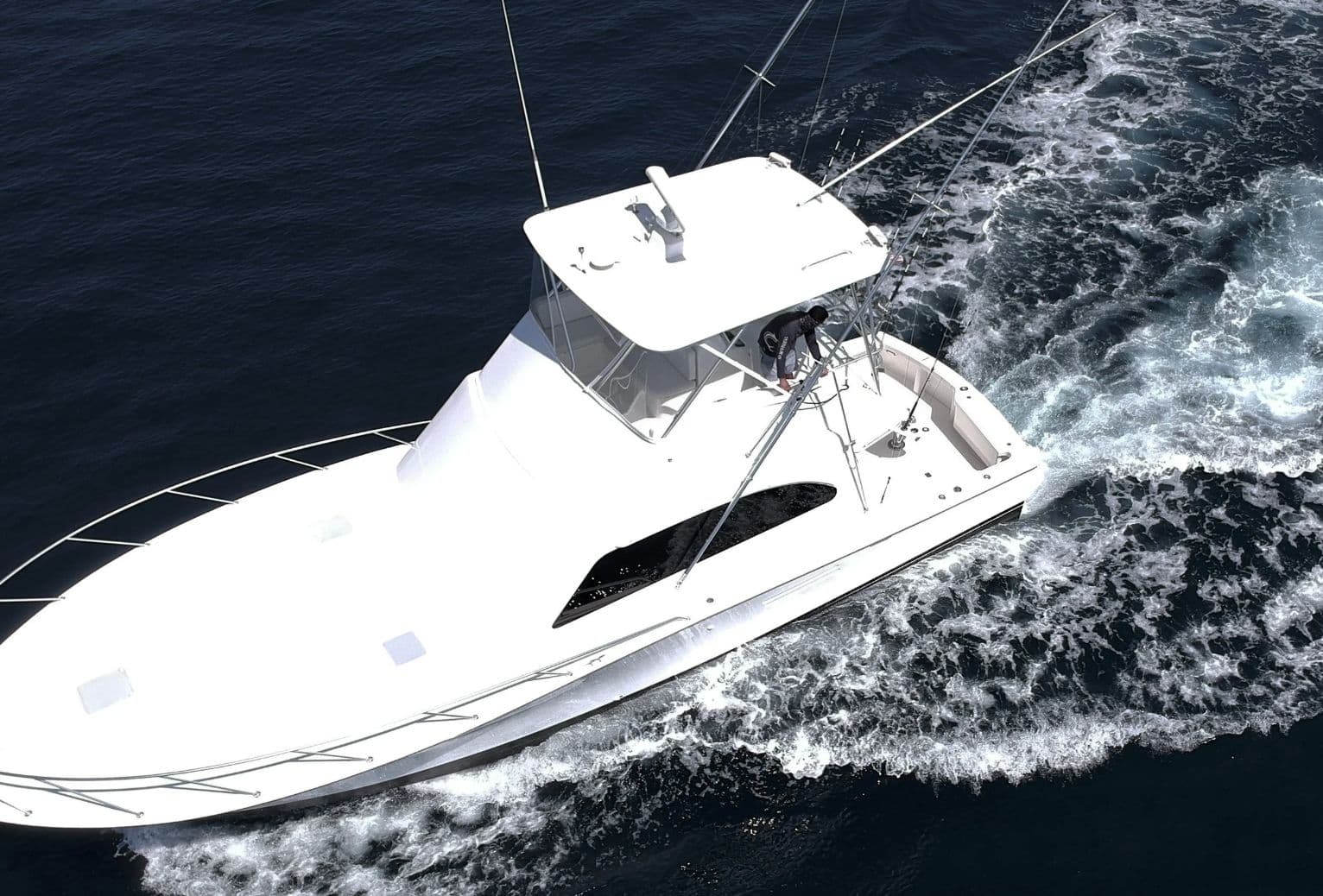 42' POST LUXURY CHARTER