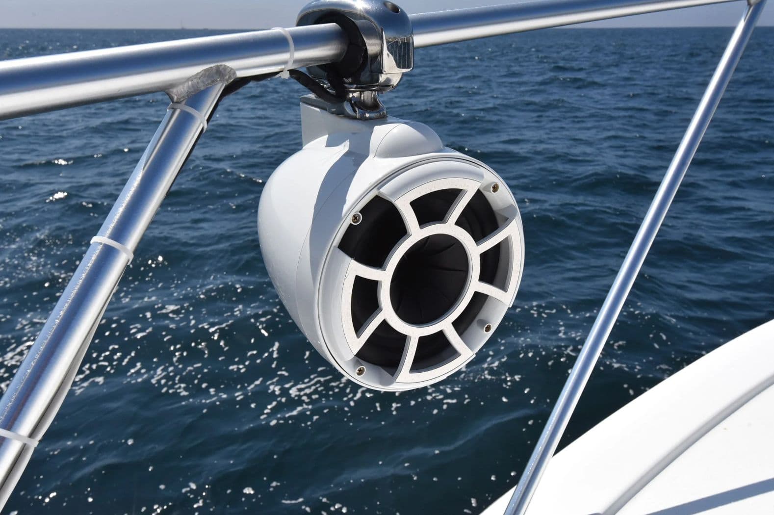42' POST LUXURY CHARTER photo 4