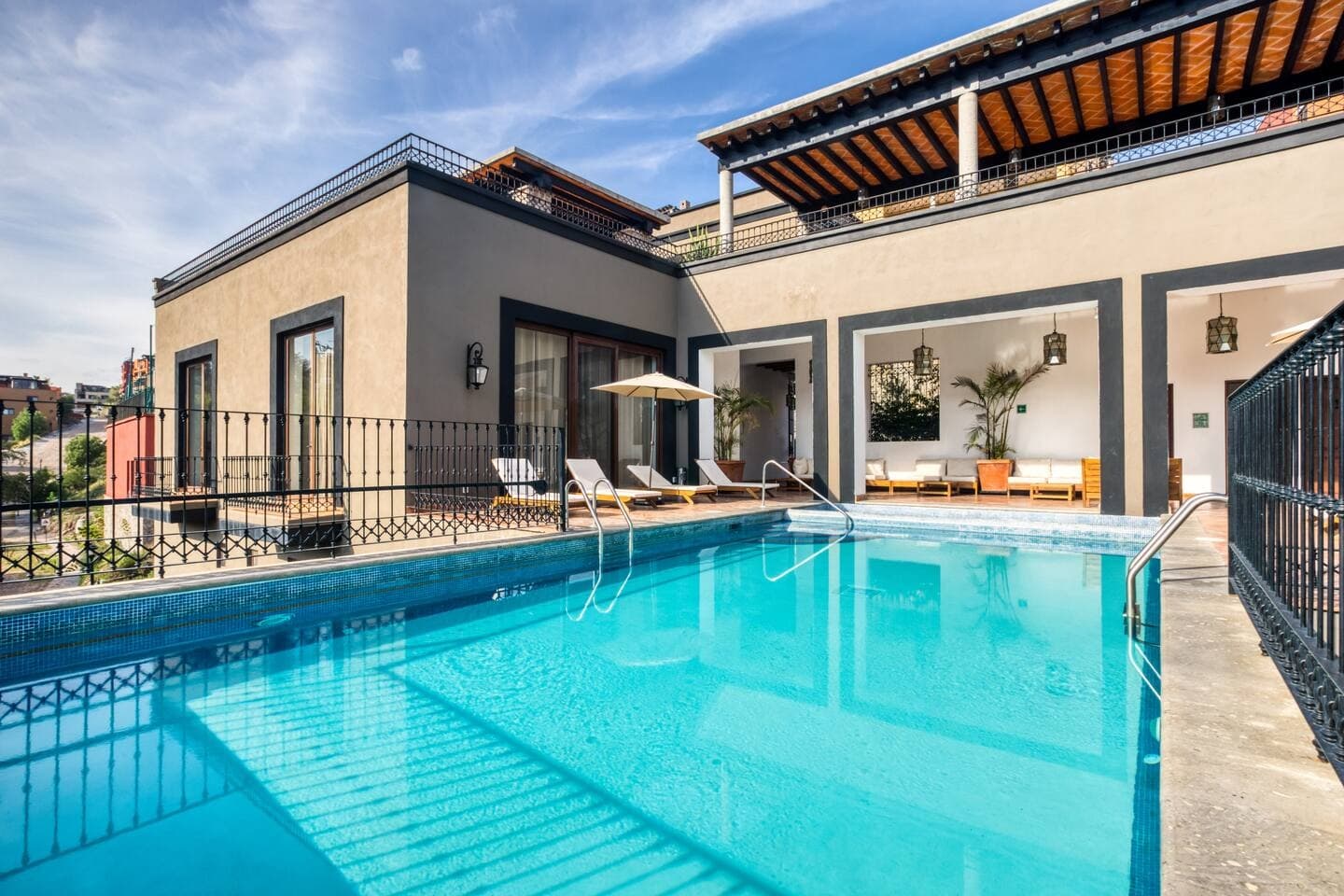 CASA CLUB