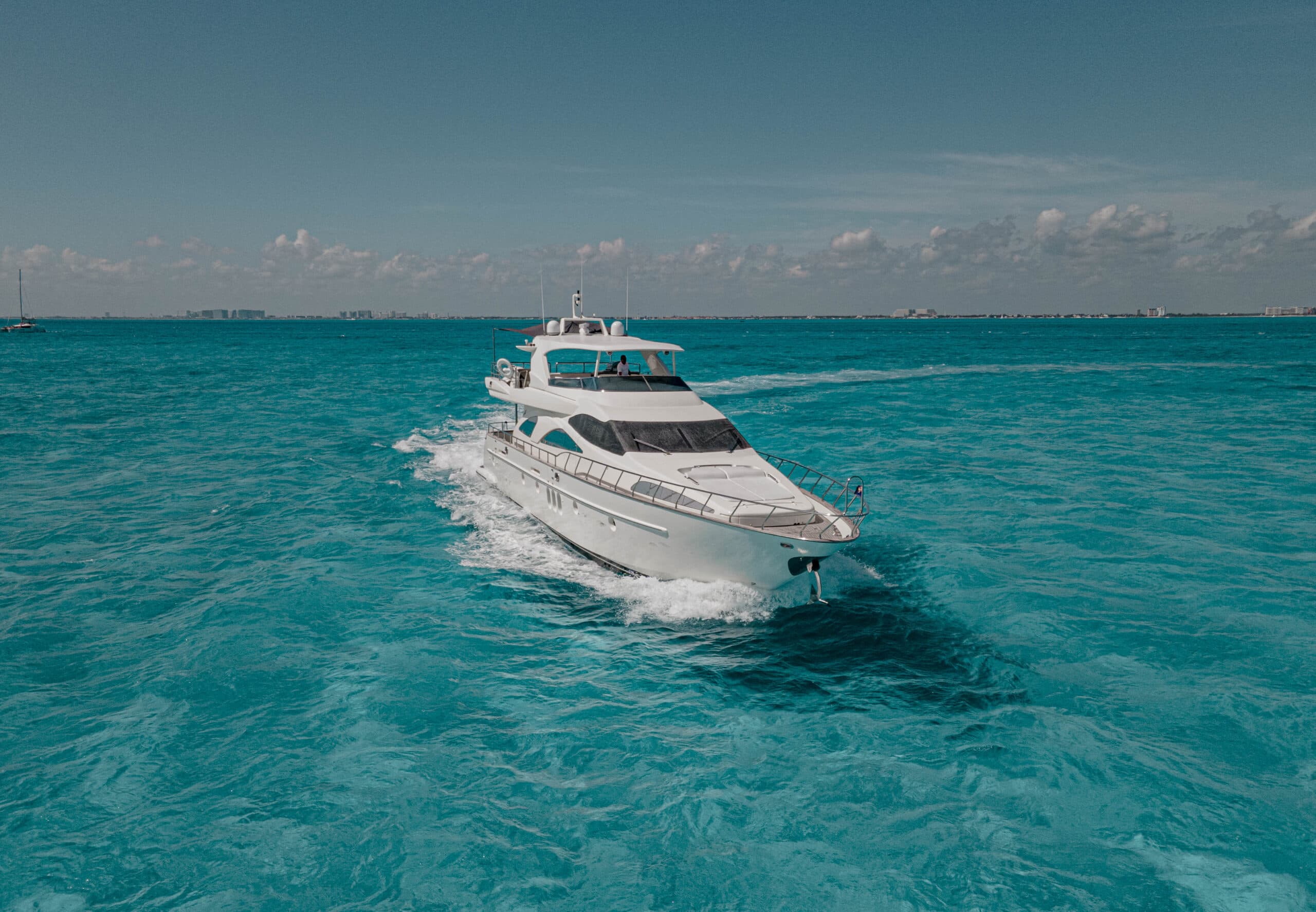AZIMUT 80´ FLYBRIGE photo 3