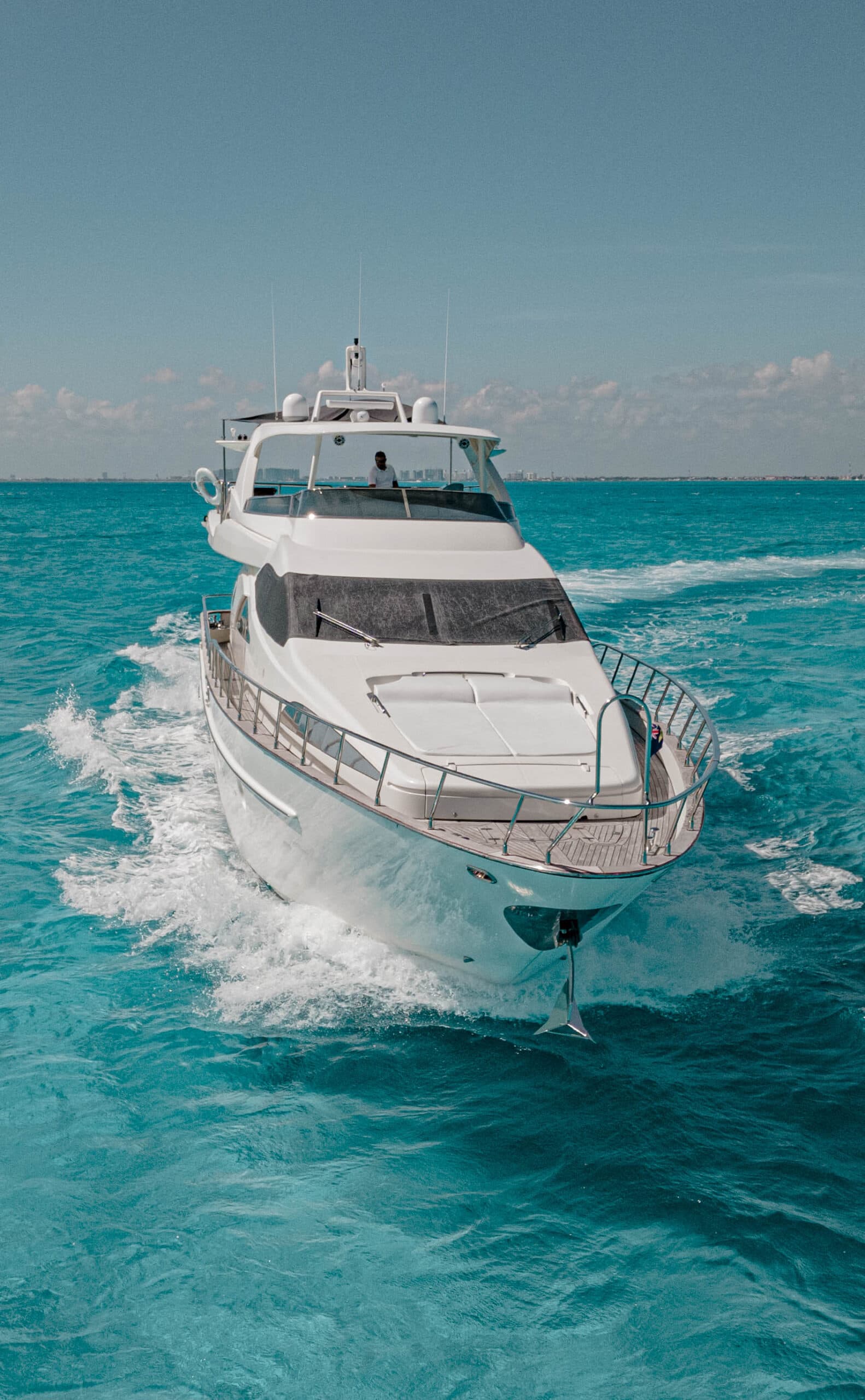 AZIMUT 80´ FLYBRIGE photo 4