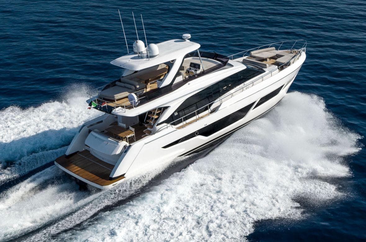 FERRETTI 70’
