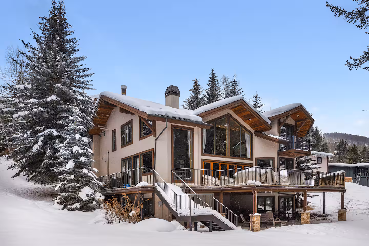 GORE CREEK LODGE photo 2