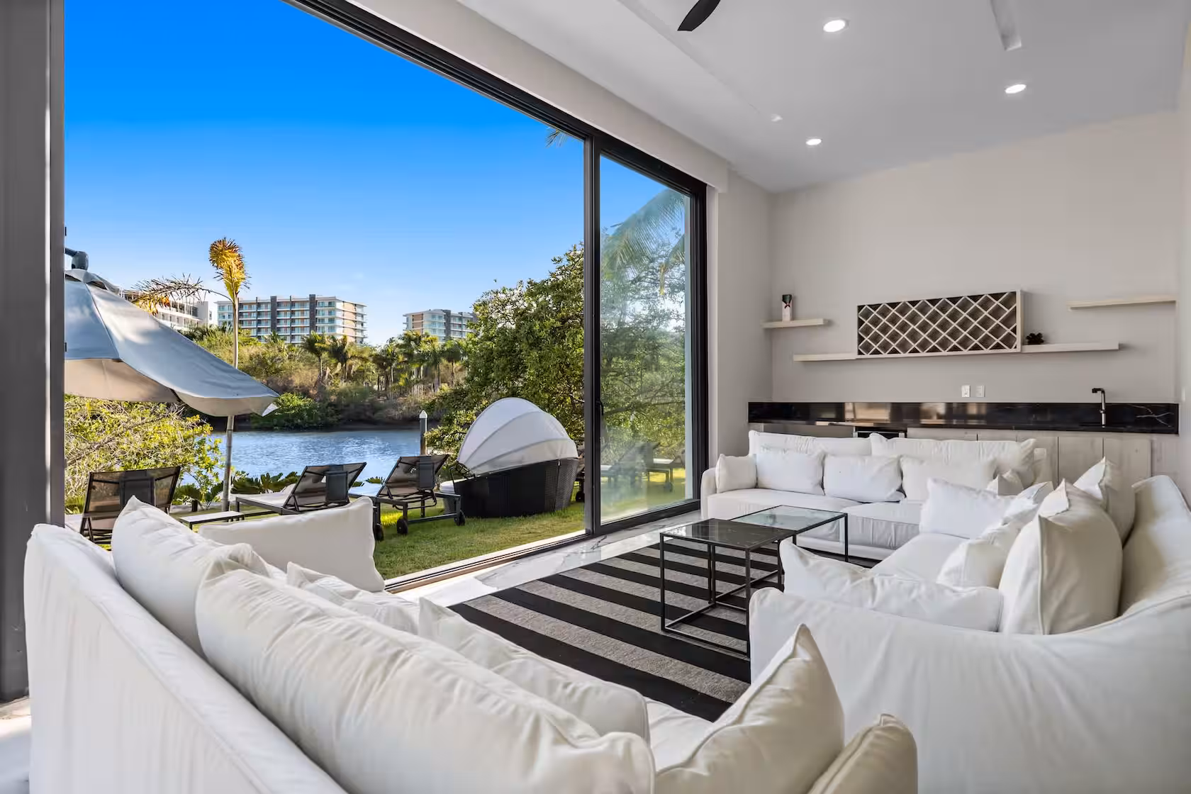 VILLA ENCANTO photo 2