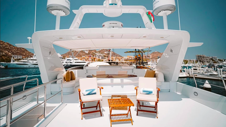 AZIMUT 100´ photo 2