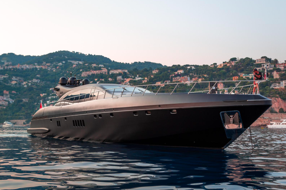 MANGUSTA 108´ photo 3