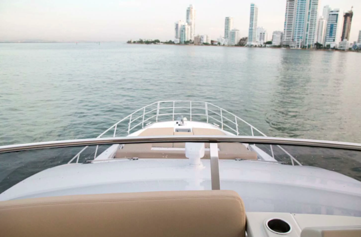 AZIMUT FLYBRIDGE 68´ photo 4