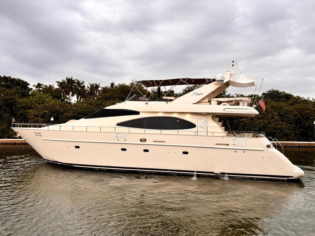 AZIMUT 70´