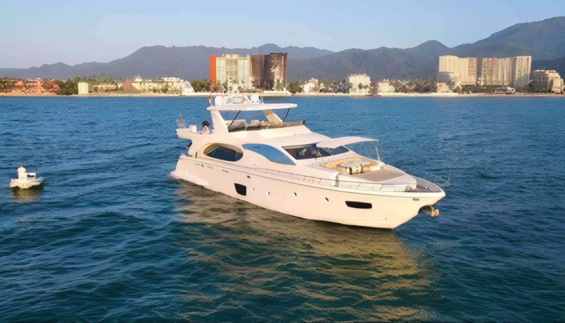 AZIMUT 85´