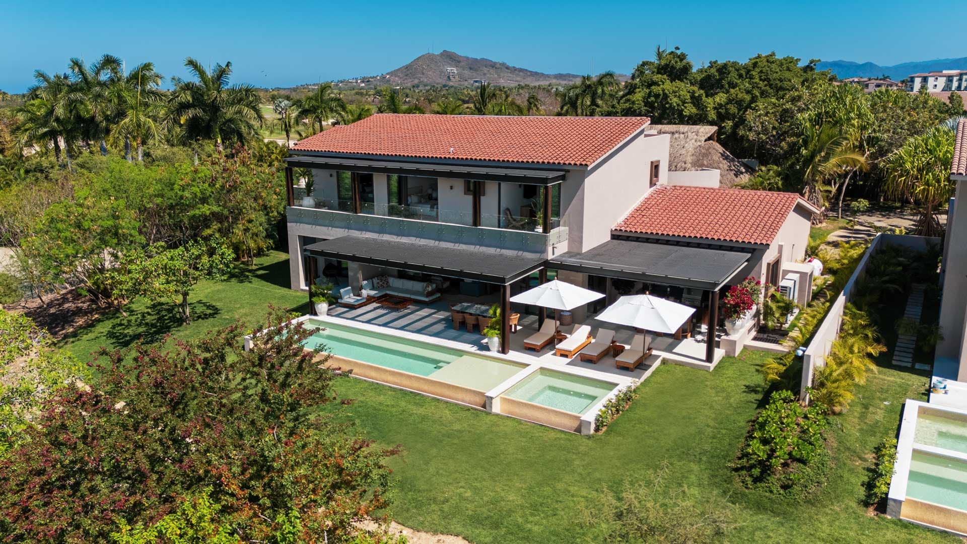 VILLA LLAMAS photo 2