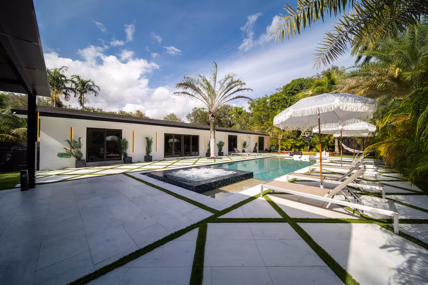 6 BEDROOM PARADISE IN MIAMI photo 2