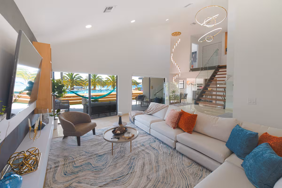 BEACHFRONT VILLA photo 2