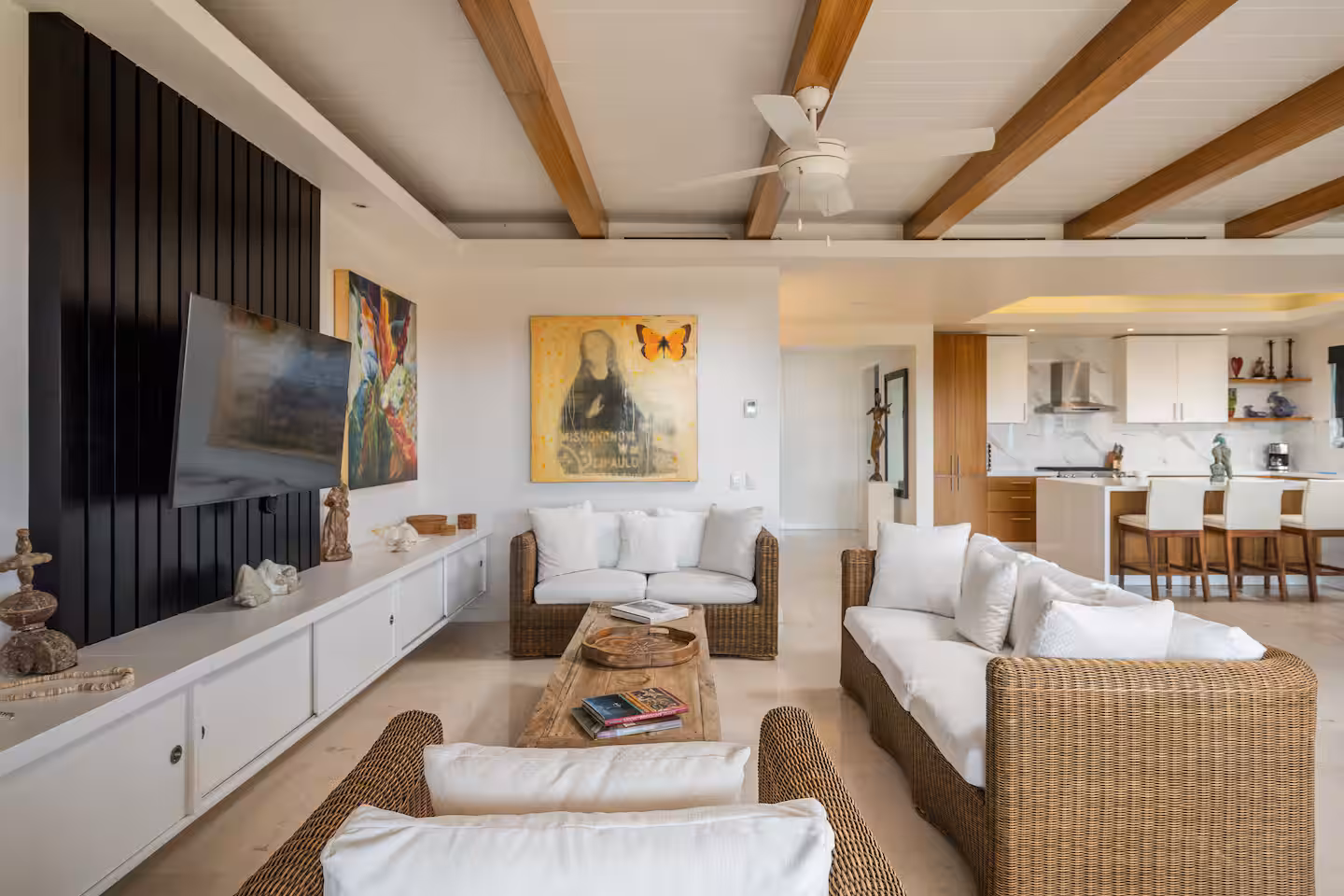 LUXURY CONDOMINIUM photo 4