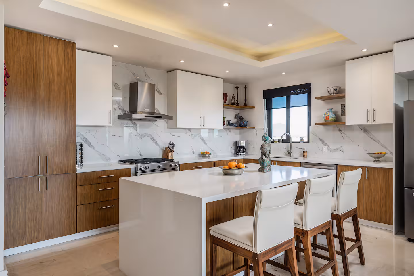 LUXURY CONDOMINIUM photo 5