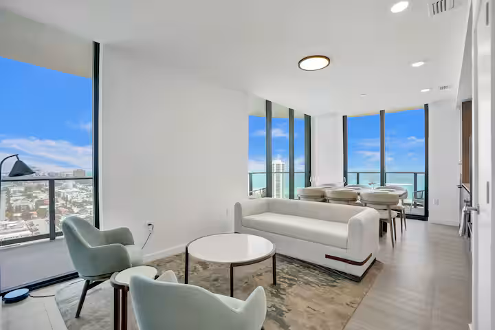 72 PARK - IMPRESSIVE VIEW photo 3