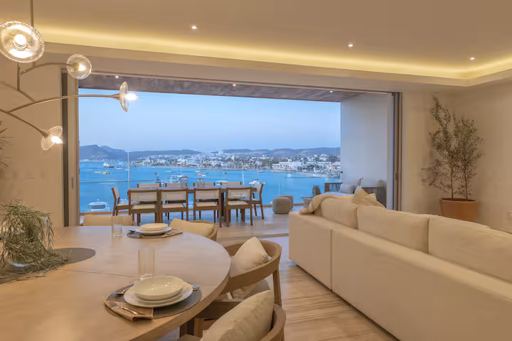 BEACHFRONT APARTMENT photo 5